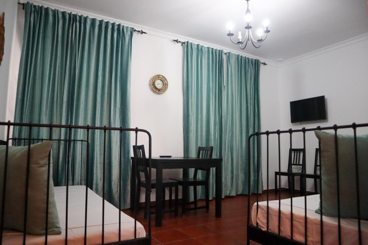 Apartamentos Turisticos Casa Cantillo Carmona  Exteriör bild