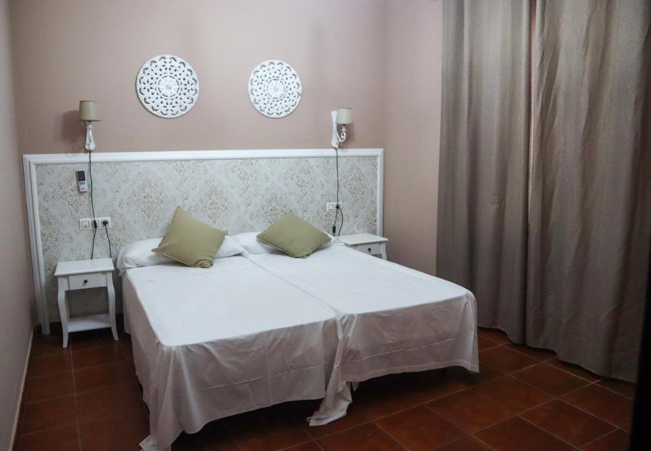 Apartamentos Turisticos Casa Cantillo Carmona  Exteriör bild